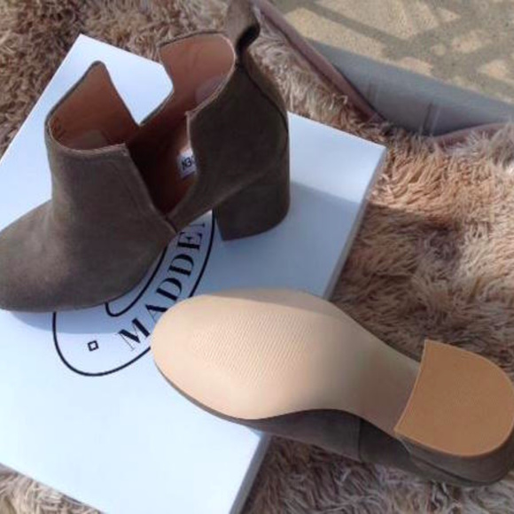 Host Pick🌟Steve Madden Nayna Suede Cutout Booties - Picture 6 of 6